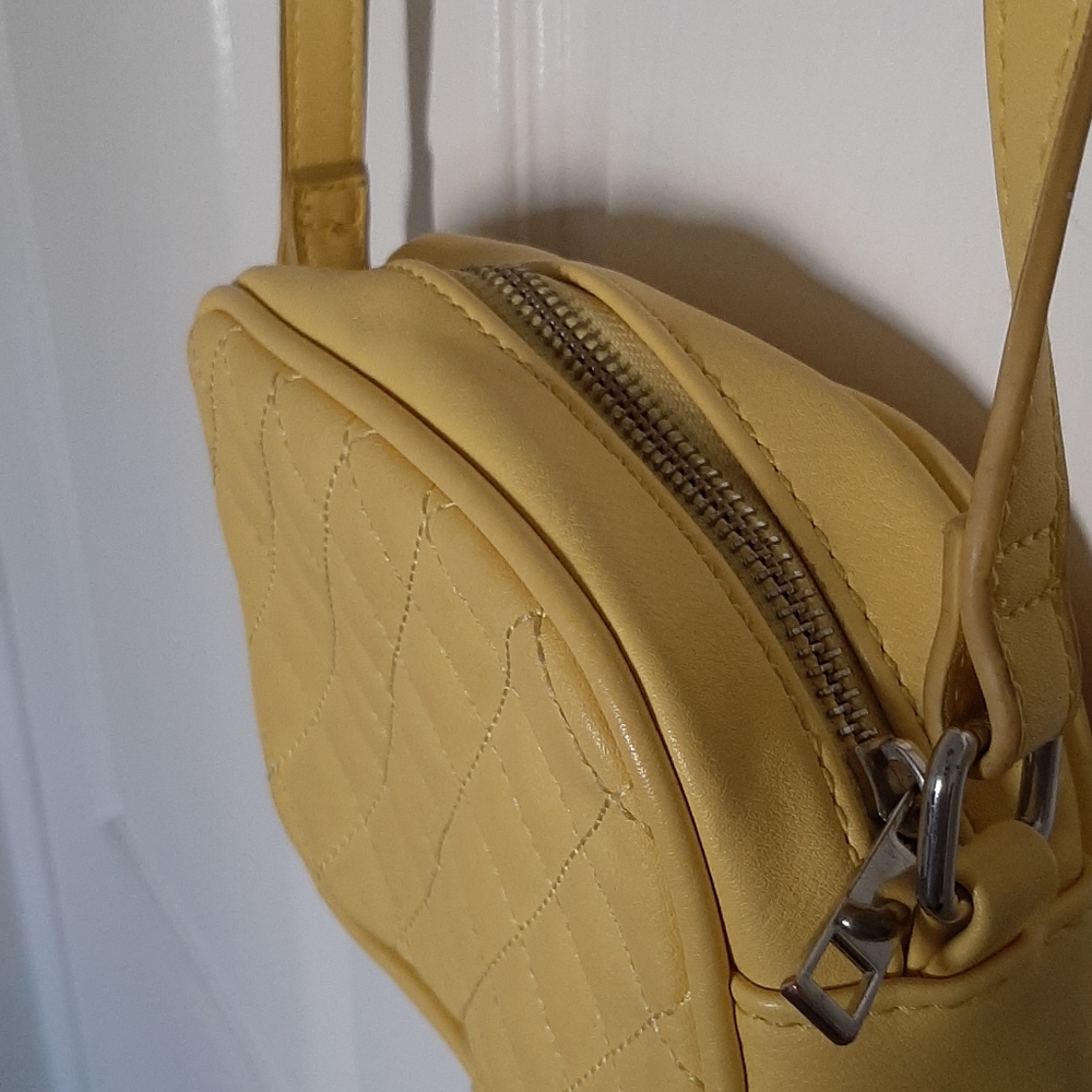 Purse - Picture 2 of 2